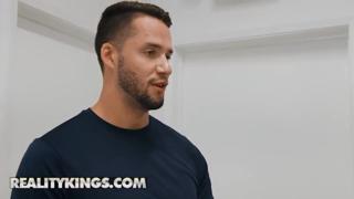 Chanel Camrayn Sucks Dan's Dick🌭, Offers Mina Luxx for a Threesome – REALITY KINGS