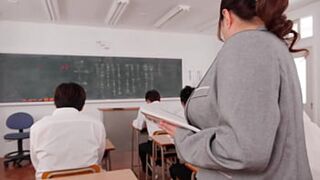 A student who has an immoral relationship has come to seek a relationship even in the school. A dangerous act that ends the teacher's life if it is discovered. Reiko tries to resist, but there is no way she can resist the strength of the young man wh